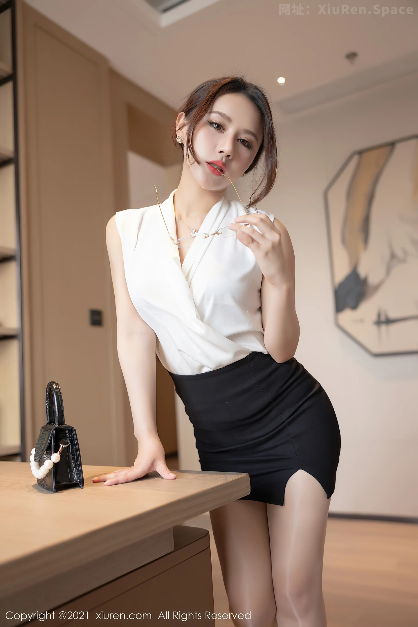 图片[6]-[XiuRen秀人网]VOL.3623 模特徐安安江浙沪旅拍私房半脱露性感内衣肉丝裤袜完美诱惑写真57P-秀人网官方网站